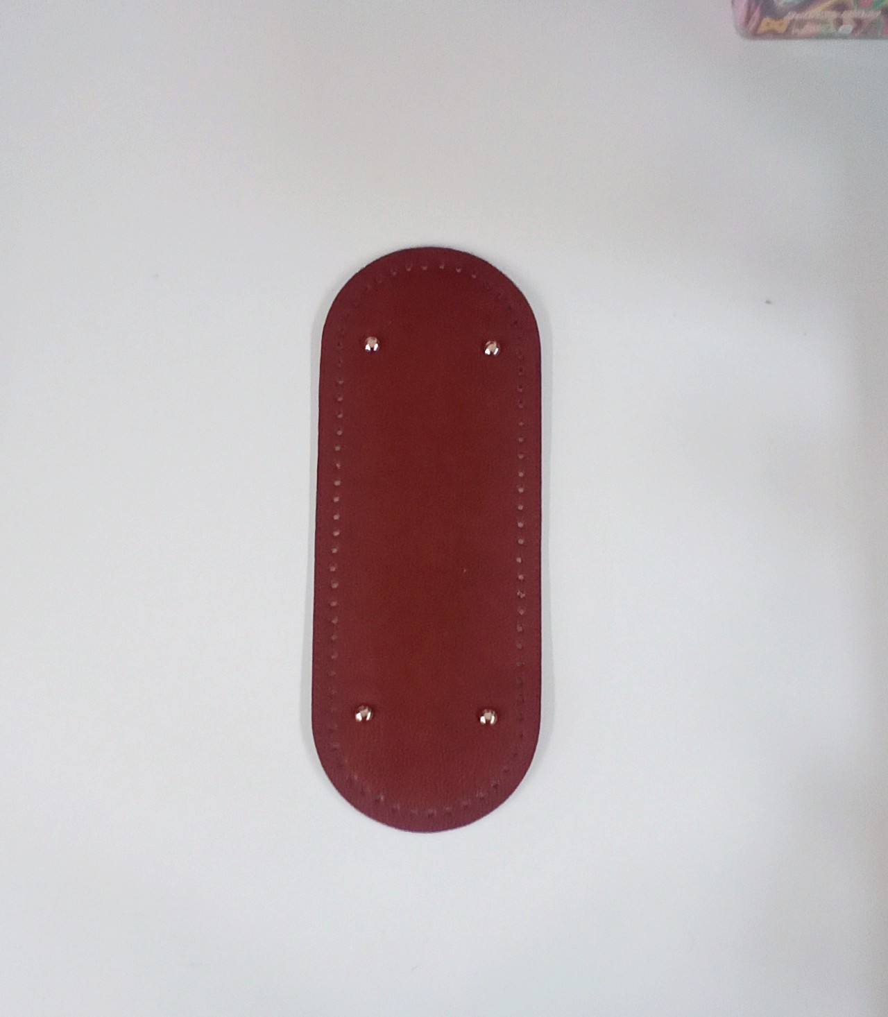 ÇANTA TABANLARI - SUNİ DERİ ÇANTA TABANI OVAL RİVETLİ 31.5X12 CM BORDO